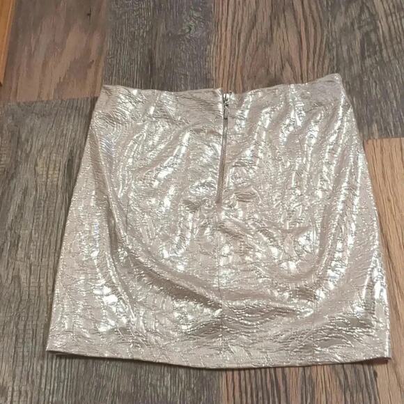 Guess metallic rose mini skirt size 4 New Years Eve - Picture 3 of 4